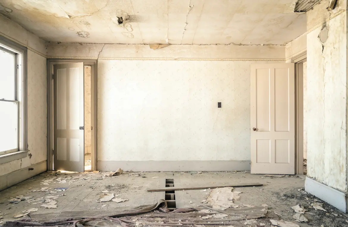 Waste disposal crew managing a cleanout project in Rancho Cordova